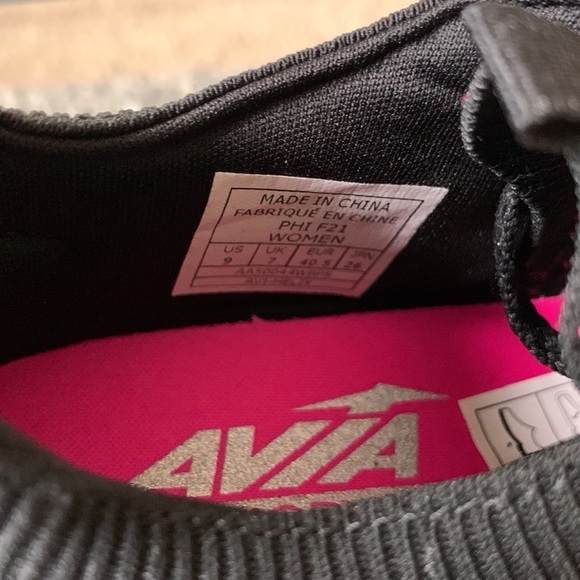 NWT AVIA Black & Fuchsia Helix Walking Shoes - Picture 7 of 9